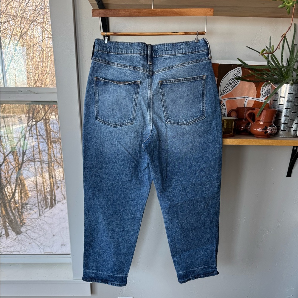 Universal Thread Vintage Straight Medium Blue Denim Straight Leg Jeans Size 8 R - Picture 3 of 12